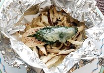 キノコと鶏肉のホイル焼き