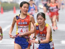 女子４位の仙台育英、大沢野中出の１年生コンビ快走　１区長森が２区黒川へたすき