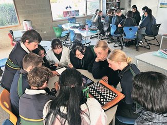 ハイスクールプレス<br />海外<ruby>研修<rp>（</rp><rt>けんしゅう</rt><rp>）</rp></ruby> <ruby>視野<rp>（</rp><rt>しや</rt><rp>）</rp></ruby>広く　富山第一高校