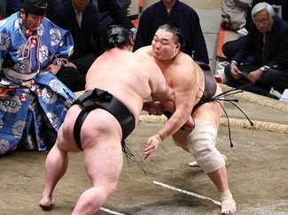 朝乃山３連敗、２桁届かず　大相撲初場所千秋楽