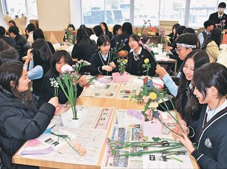 ハイスクールプレス<br /><ruby>韓国<rp>（</rp><rt>かんこく</rt><rp>）</rp></ruby>の生徒と交流　富山<ruby>国際<rp>（</rp><rt>こくさい</rt><rp>）</rp></ruby>大<ruby>付<rp>（</rp><rt>ふ</rt><rp>）</rp></ruby><ruby>属<rp>（</rp><rt>ぞく</rt><rp>）</rp></ruby>高校