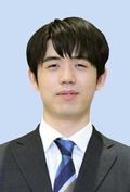 藤井王位、６連覇に向け先勝