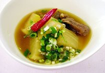 牛すじとダイコンの田舎煮