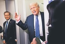 米国とロシア１８日電話会談　ウクライナ問題でトランプ氏が停戦要求