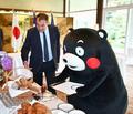 くまモン、仏大使と朝食