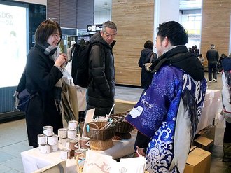 うどんなど氷見の特産品ずらり　富山駅で「たまものフェア」