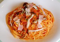 キノコたっぷりトマトソーススパゲティ