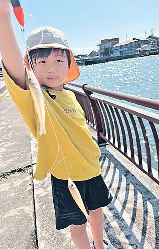 釣果はいけん<br />キス体長１５センチ　吉岡煌介さん（７）富山市八尾町高善寺