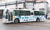 富山市教委が水橋学園などで活用するバス（市教委提供）