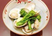 蛤と菜の花のバター風味の酒蒸し