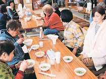 地元産の手打ちそば　黒部・明日地区感謝祭、住民ら味わい親睦