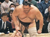朝乃山、白星先行　大相撲春場所８、９日目