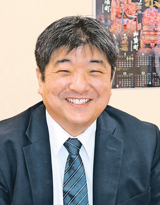 カラフル<br />日本政策金融公庫高岡支店長・野上敏充さん