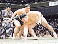 朝乃山、立ち合い変化で敗れる　秋場所１１日目