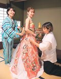 母の着物「和装ドレス」に　高岡・山町ヴァレーの呉服店、結婚式に新スタイル提案