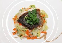 白身魚とキャベツの蒸し煮香草風味