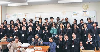 ハイスクールプレス<br />発信力・<ruby>表<rp>（</rp><rt>ひょう</rt><rp>）</rp></ruby><ruby>現<rp>（</rp><rt>げん</rt><rp>）</rp></ruby>力<ruby>磨<rp>（</rp><rt>みが</rt><rp>）</rp></ruby><ruby>く　高岡南高校