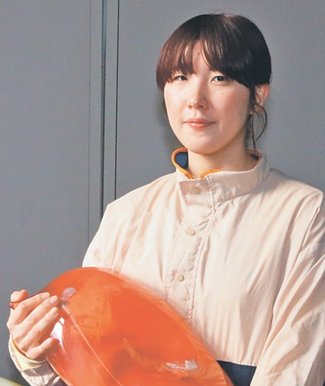 カラフル<br />富山ガラス造形研究所造形科２年・嶋津瑠奈さん