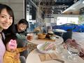 スーパーカーを眺めながら食事ができるカフェ