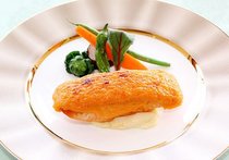 サーモンのカレー風味マヨグラタン