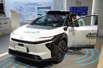 トヨタ、中国で「ロボタクシー」
