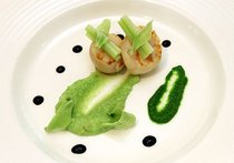 ホタテ貝のポワレ　菜の花ソース