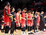 14連敗となり、肩を落とす富山の選手たち=富山市総合体育館