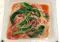 菜花とベーコンのトマトソーススパゲティ
