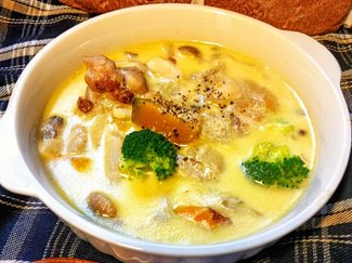 肌寒い季節にぴったり♪秋のごま香るチキンシチュー【休日のレシピ(120)】