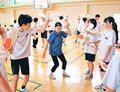 せり込み蝶六、本番へ磨き　魚津・西部中３年、保存会が手ほどき
