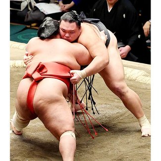 朝乃山７連勝、勝ち越し王手　大相撲初場所７日目