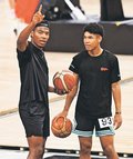 八村 次世代へエール　中高生ら１５３人にバスケ指導、技術と経験を伝授
