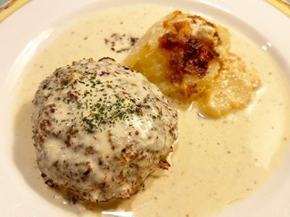 上質な洋食とデザートで大満足♪「キャセロール」