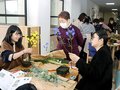 生け花の魅力に触れる　嵯峨御流富山司所、富山大高岡キャンパスで学生向け体験会