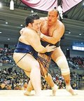 投げで崩され連敗　朝乃山５勝４敗