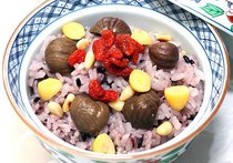 木の実入り黒米薬膳ご飯