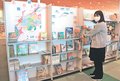 北陸新幹線開業１０年、旅に役立つ本ずらり　５月まで砺波図書館