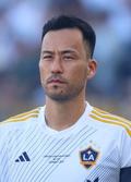 吉田麻也、２年の再契約