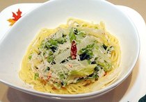 カニとたっぷり野菜のクリームパスタ