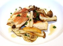 鶏胸肉のサルティン・ボッカ風