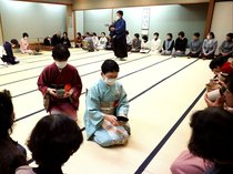 一年締めくくる一服　北日本茶会１２月例会