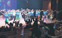 Ｘマスみんなでズンバ　復興支援へパーティー