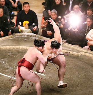 朝乃山５敗目　初場所１１日目