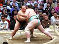 ３０歳の朝乃山初白星、新大関琴ノ若破る　大相撲春場所２日目