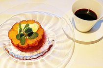 不知火のワイン煮　マスカルポーネ添え