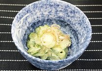 太キュウリの白みそあえ