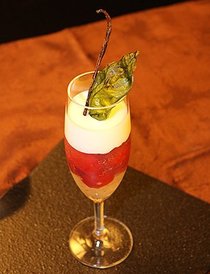 トマトのバニラ風味コンポートハチミツヨーグルト