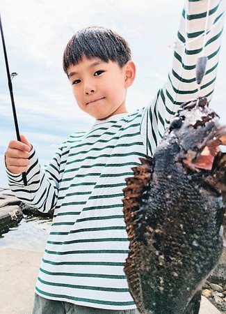 釣果はいけん<br />カサゴ体長３０センチ　谷村夏弥さん（６）富山市安野屋町
