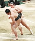 幕下Ｖで新十両へ　無傷石橋あと一つ