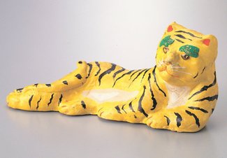 花のお江戸の動物たち（７）<br />金沢（尾張屋）春吉「今戸土人形 虎（大）」大正～昭和時代初期（東京都江戸東京博物館蔵、通期展示）